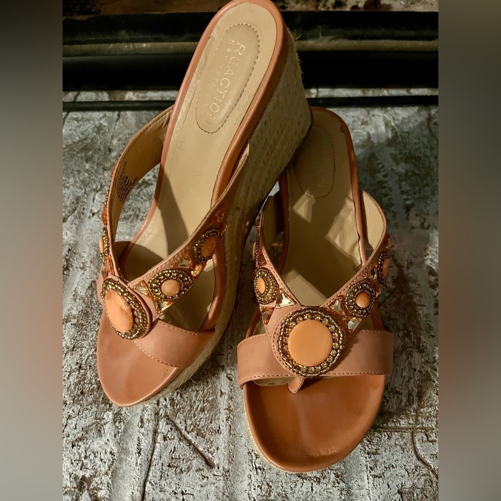 REACTION KENNETH COLE, Espadrille Wedges, size 6.5,  Coral Pink